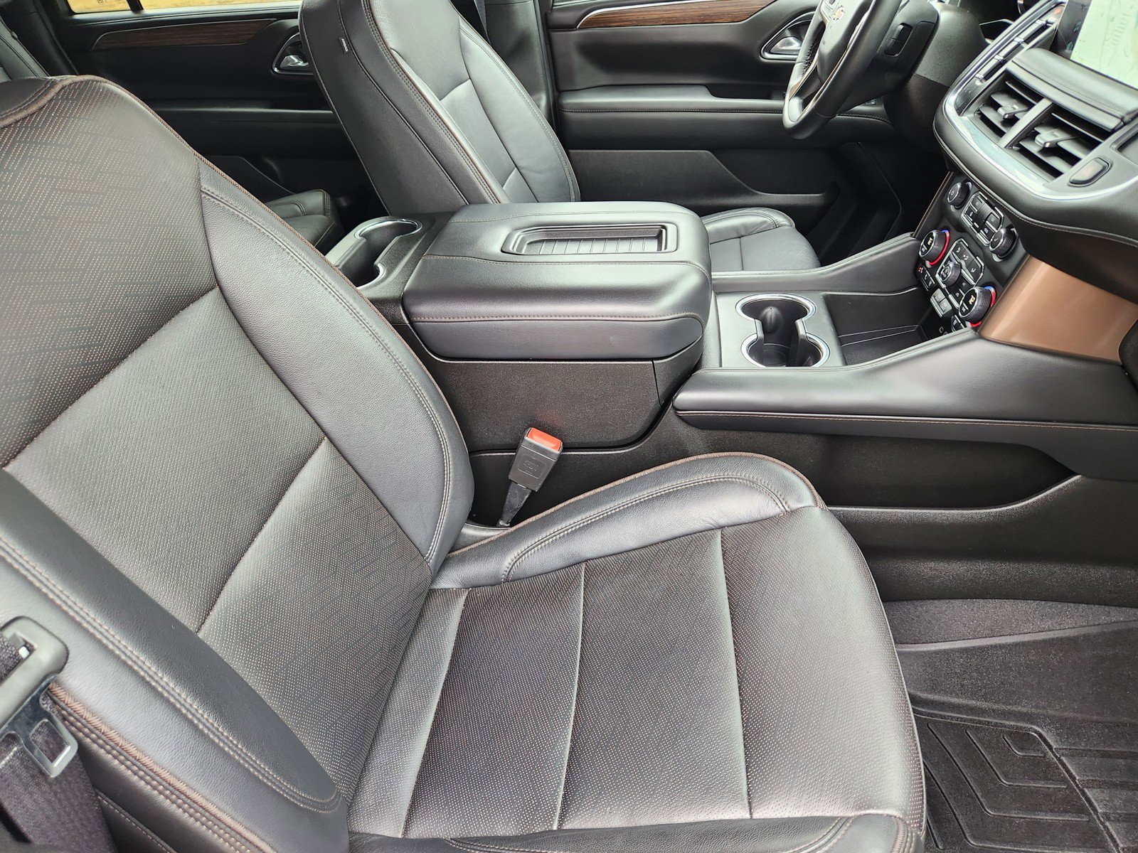 Used 2023 Chevrolet Suburban High Country image 12