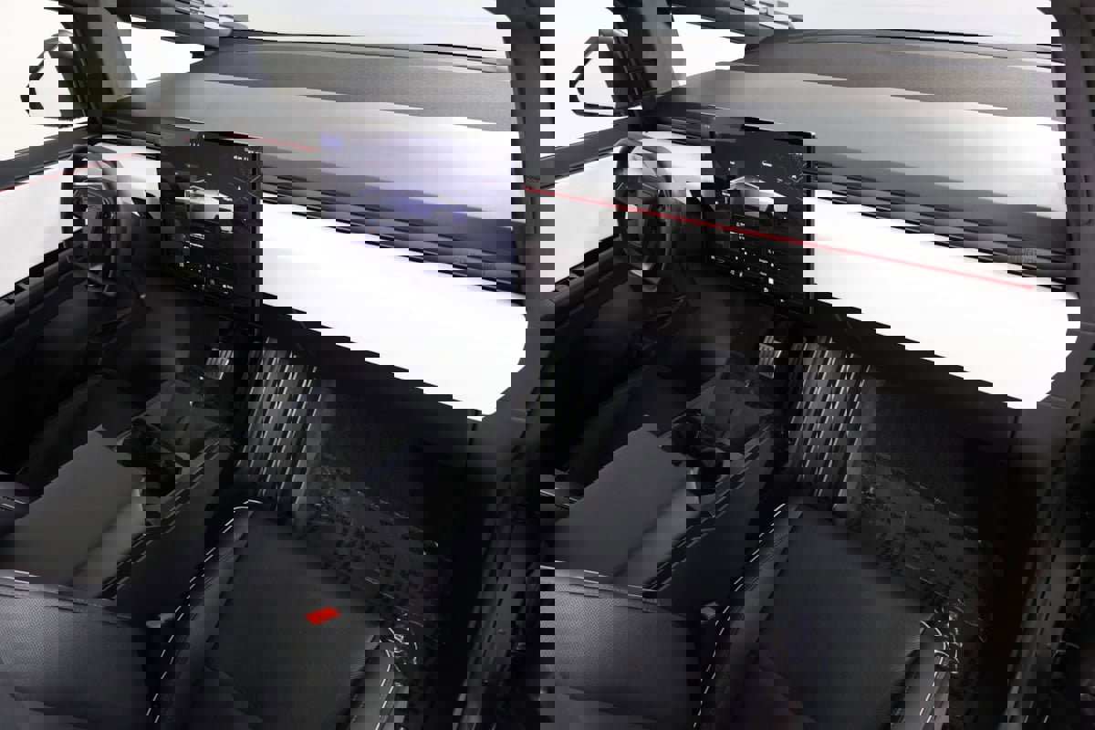 Used 2024 Tesla Cybertruck AWD Crew Cab image 26