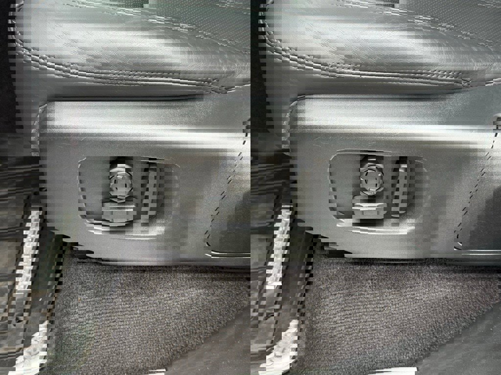 Used 2021 Land Rover Range Rover Sport HSE Silver Edition image 13