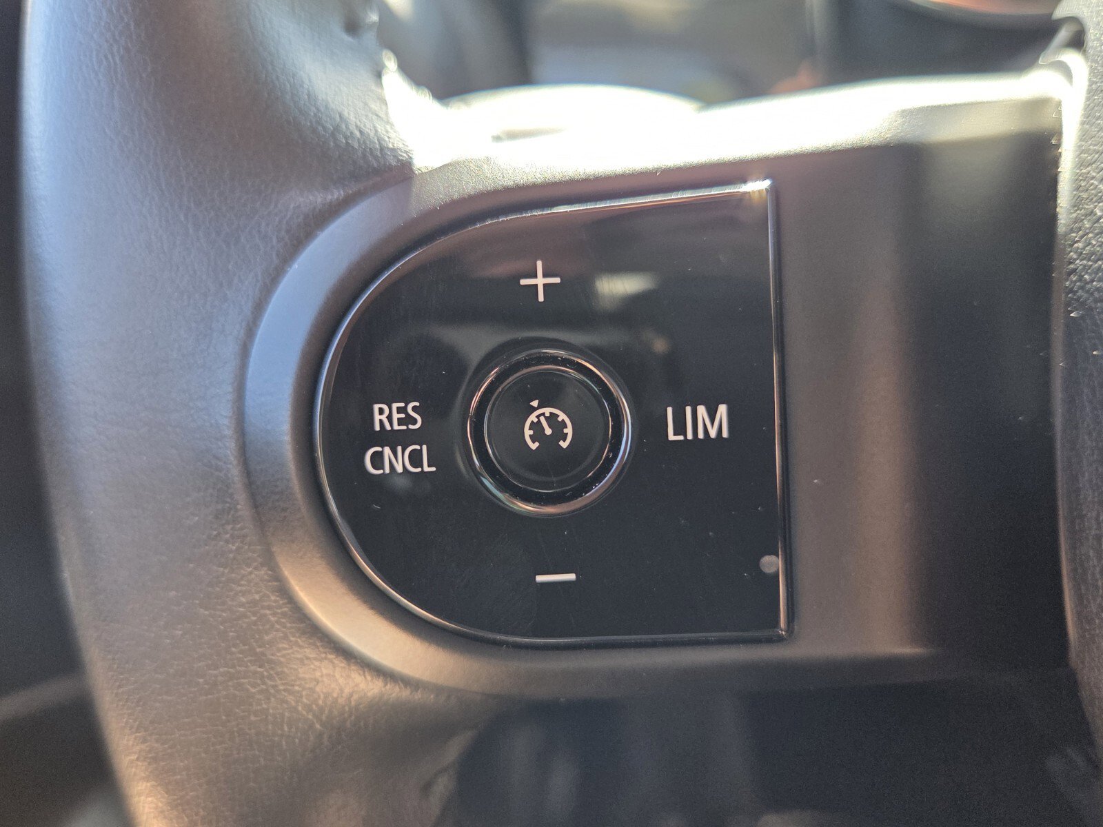 Used 2023 MINI Cooper 2-Door Hardtop image 30