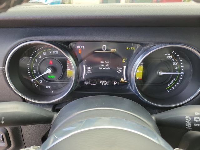 Used 2022 Jeep Wrangler Unlimited Sahara AWD/4WD image 31