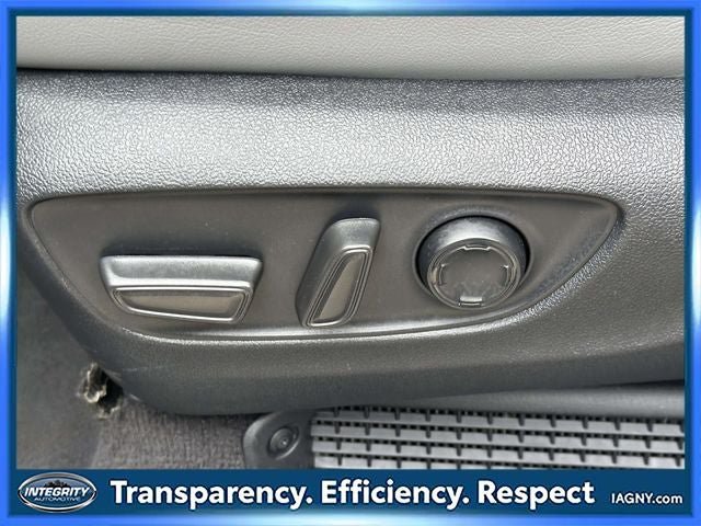 Used 2024 Toyota Sienna XLE FWD image 24