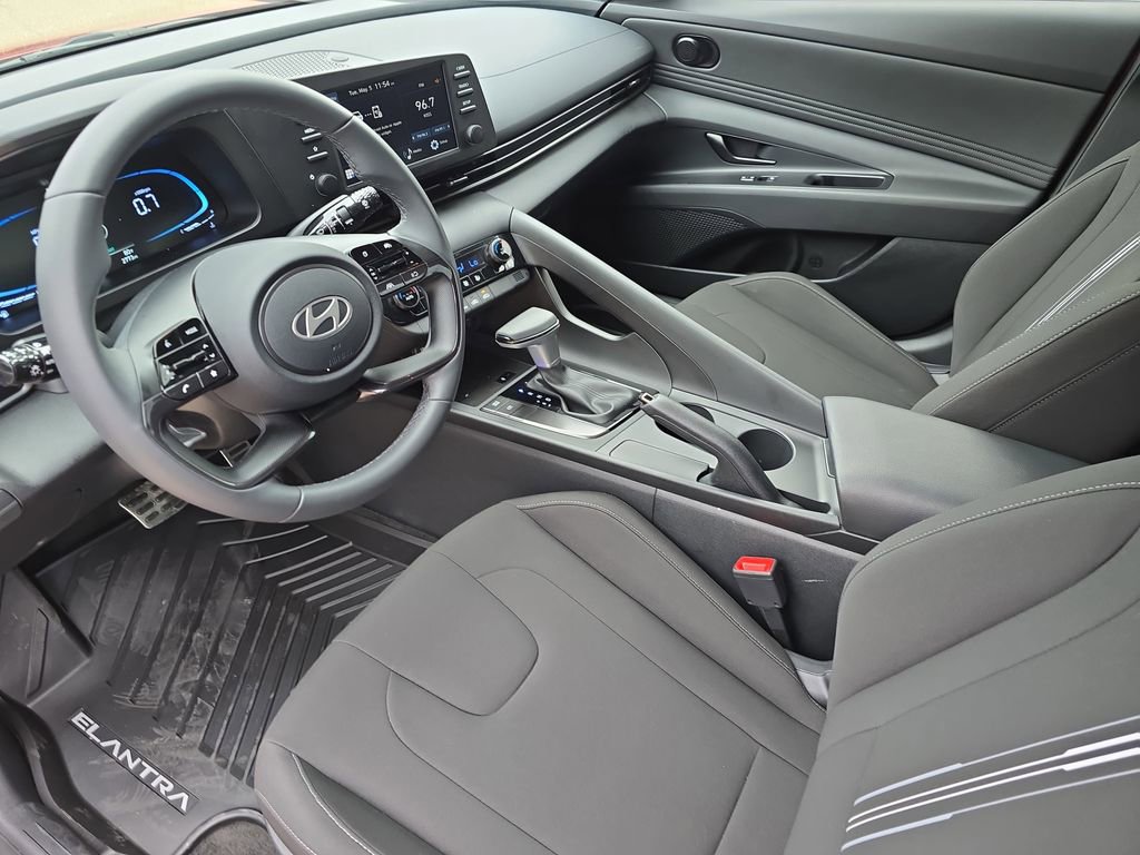 Certified 2026 Hyundai Elantra Sport FWD image 15