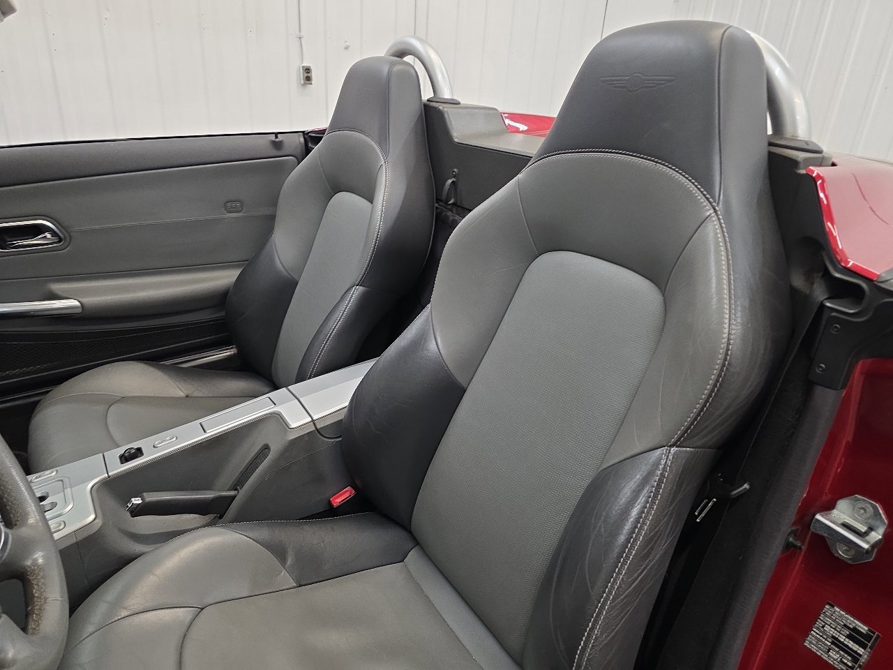 Used 2005 Chrysler Crossfire Limited image 30