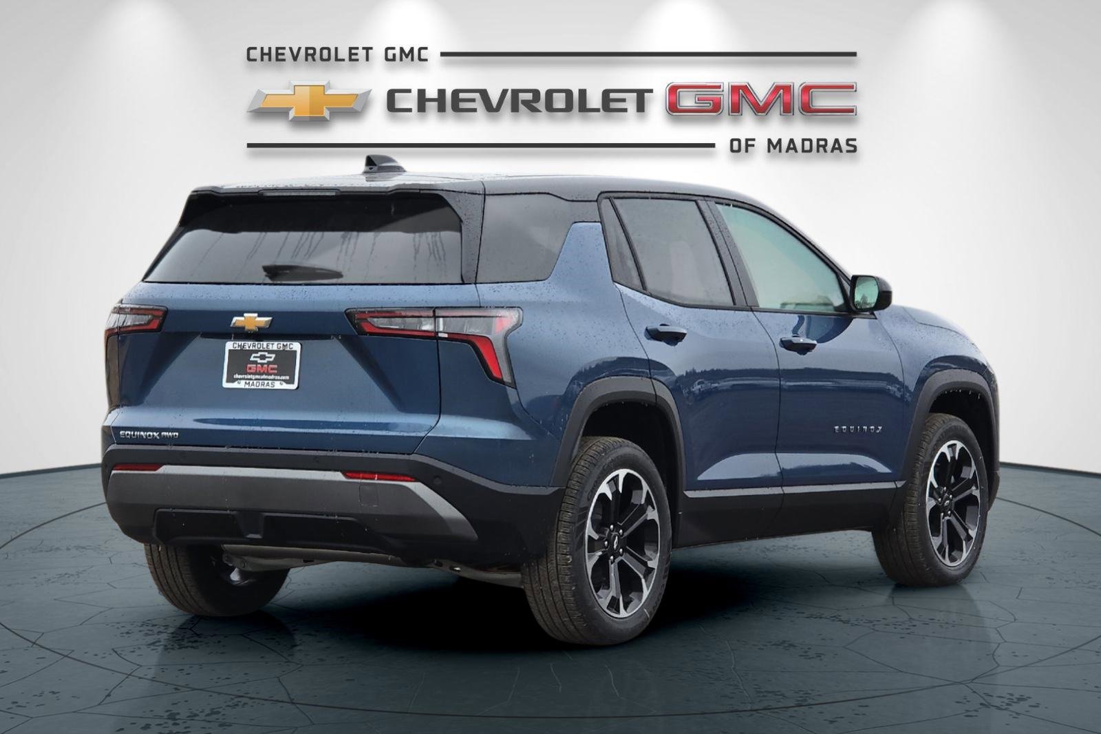 New 2026 Chevrolet Equinox LT w/ Convenience Package II image 3