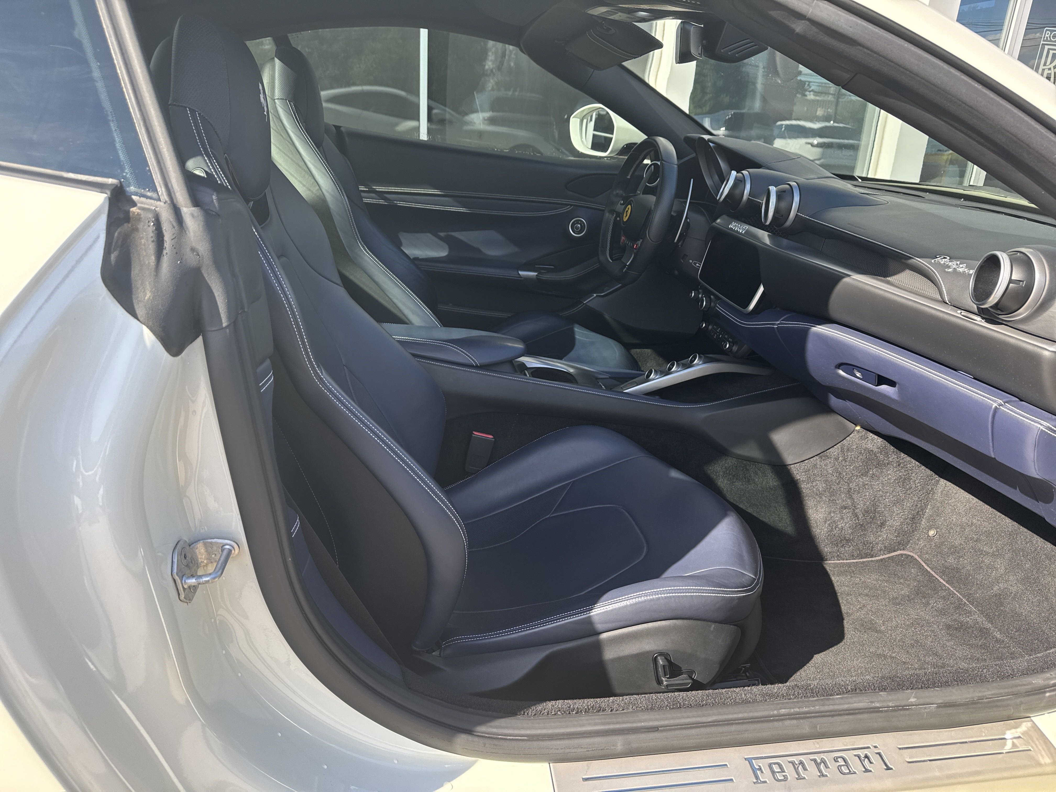 Used 2019 Ferrari Portofino image 2