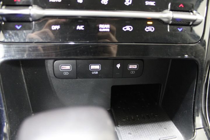 Used 2022 Kia Carnival SX image 49