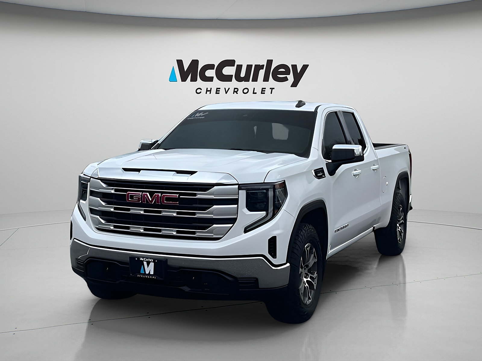 Used 2023 GMC Sierra 1500 SLE AWD/4WD image 7