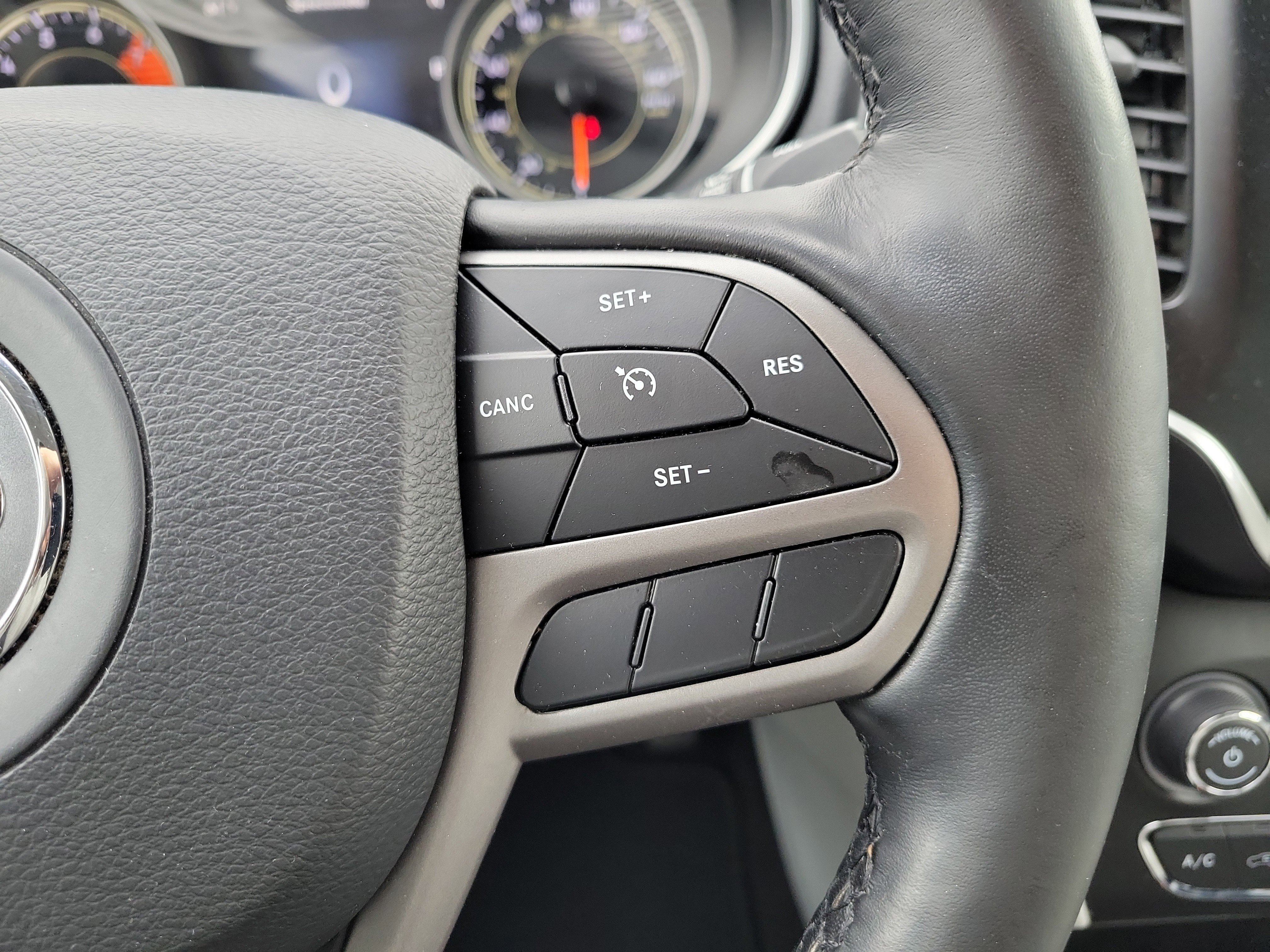 Used 2021 Jeep Cherokee Latitude Lux w/ Sun & Sound Group image 30