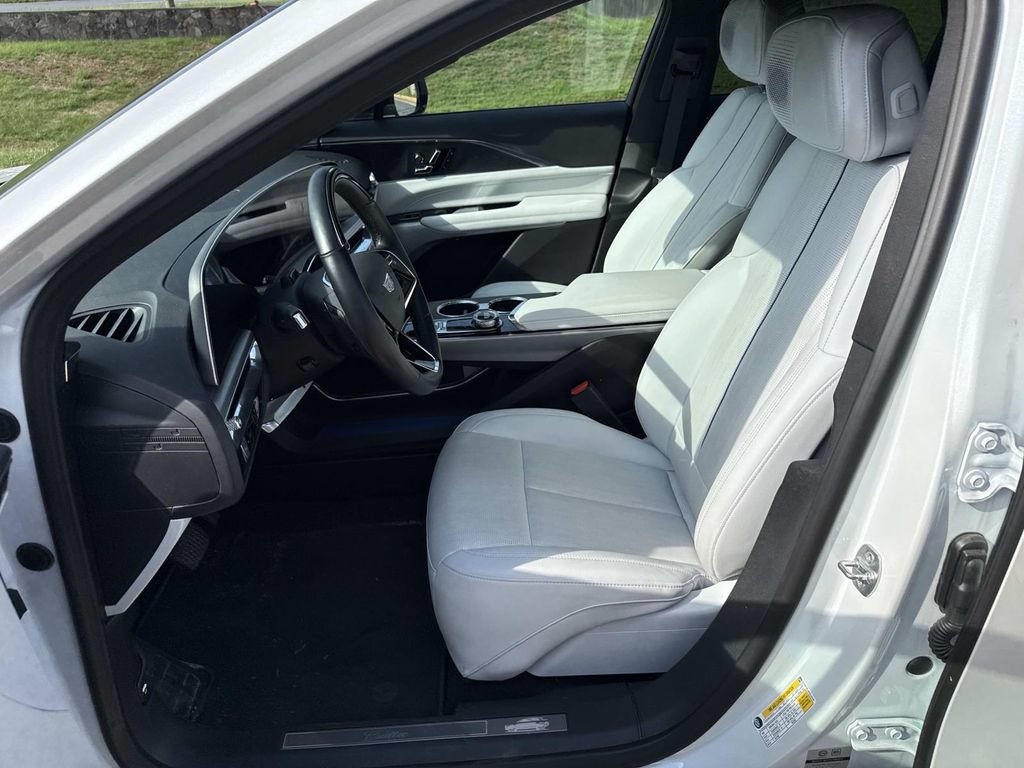 Certified 2024 Cadillac Lyriq Sport w/ LPO, Floor Liner Package AWD/4WD image 8