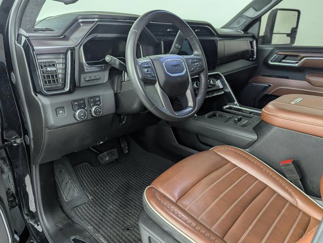 Used 2025 GMC Sierra 2500 Denali Ultimate image 12