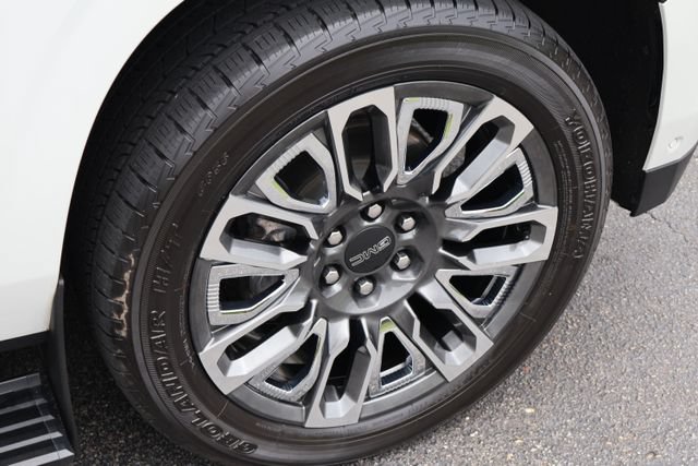 Used 2023 GMC Yukon Denali Ultimate AWD/4WD image 33