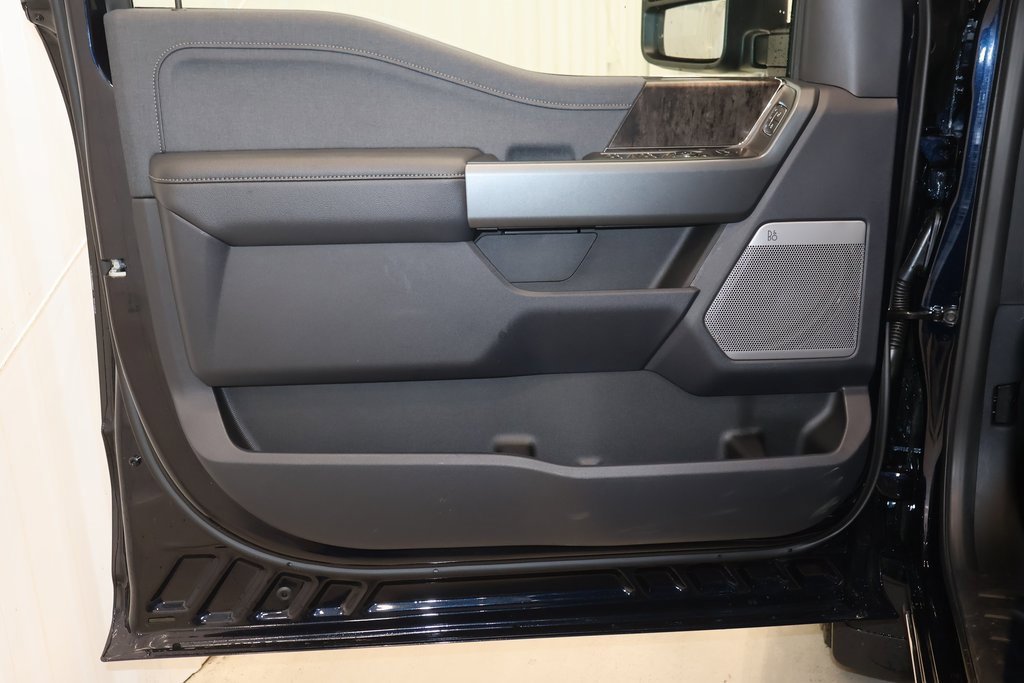 New 2025 Ford F350 Lariat w/ Lariat Ultimate Package image 9