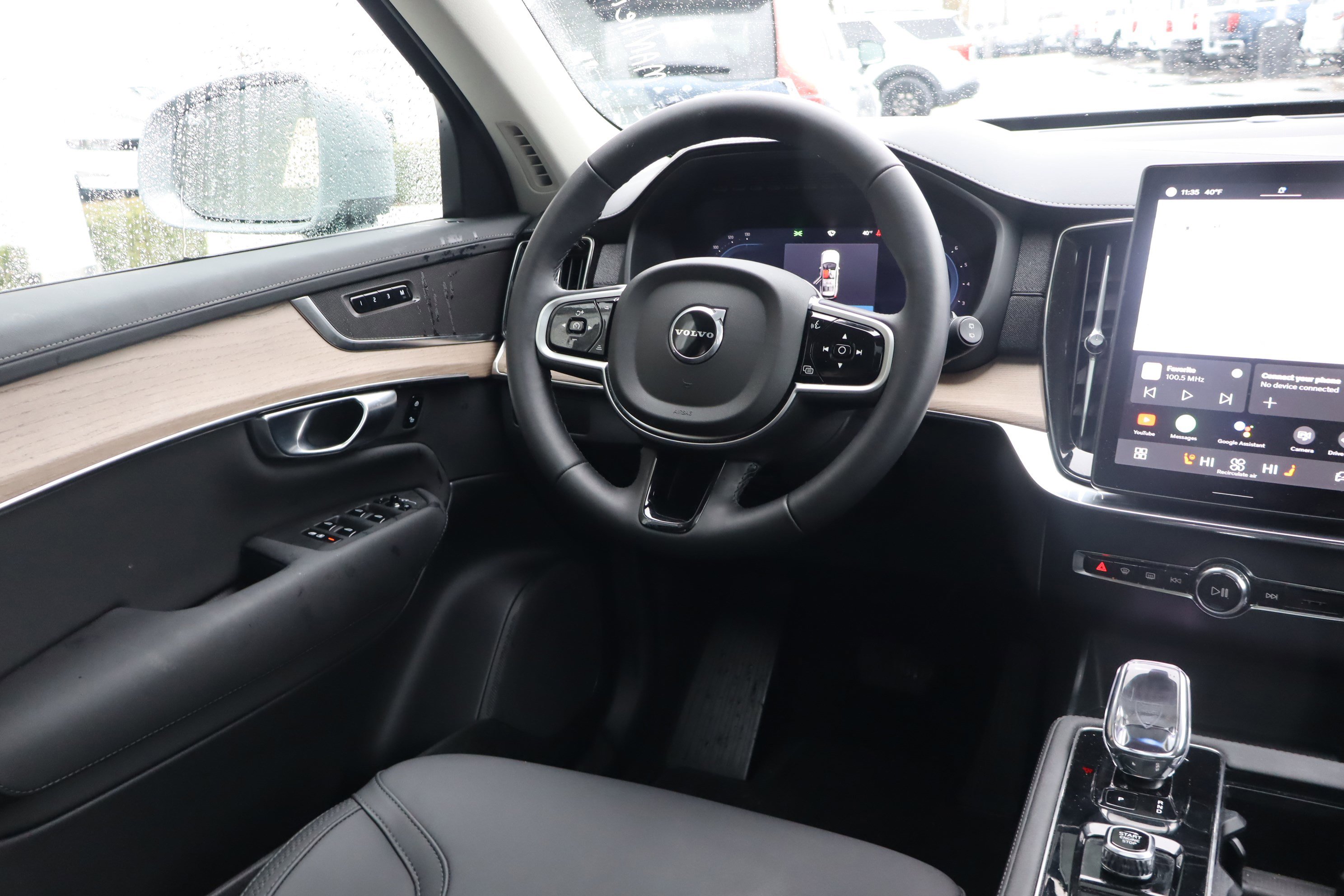 Used 2025 Volvo XC90 B6 Plus image 12