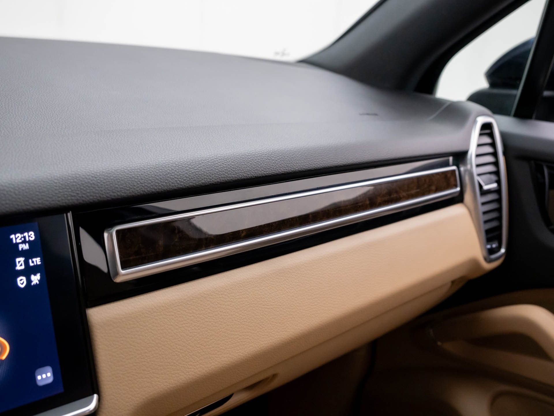 Certified 2023 Porsche Cayenne image 32