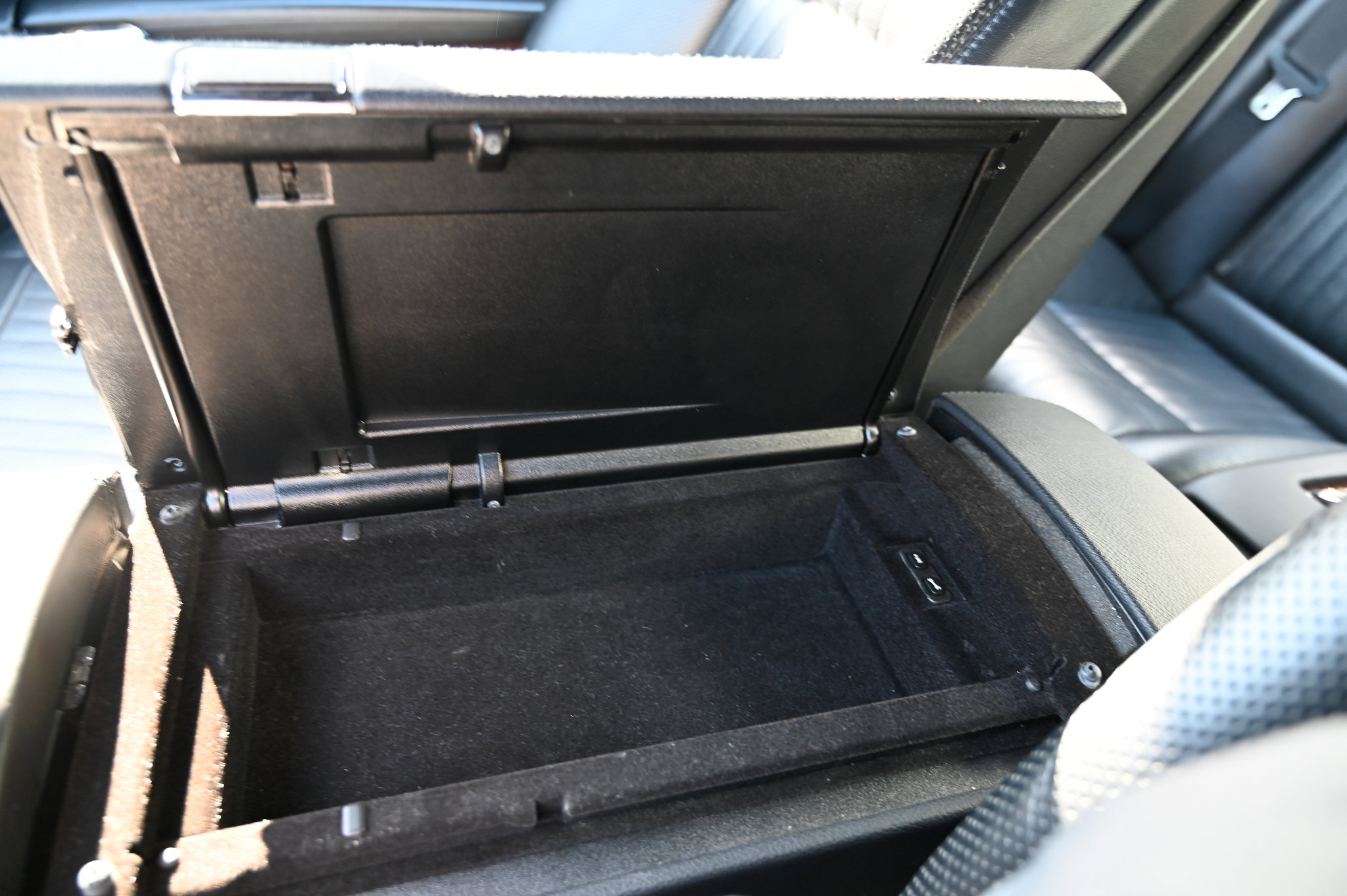 Used 2013 Mercedes-Benz CL 550 4MATIC image 33