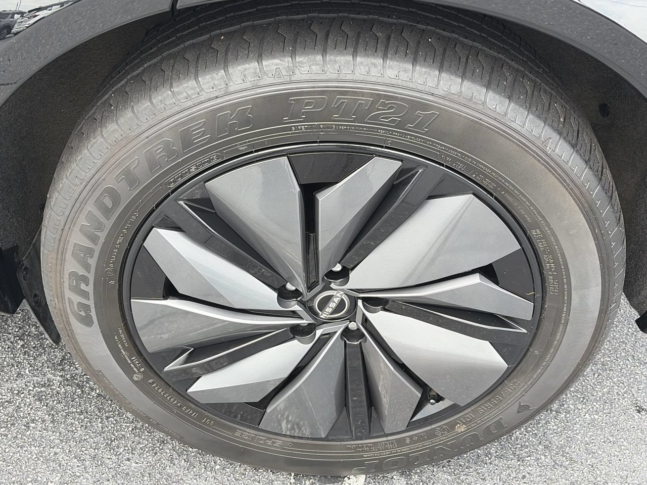 Certified 2024 Nissan Ariya FWD image 9