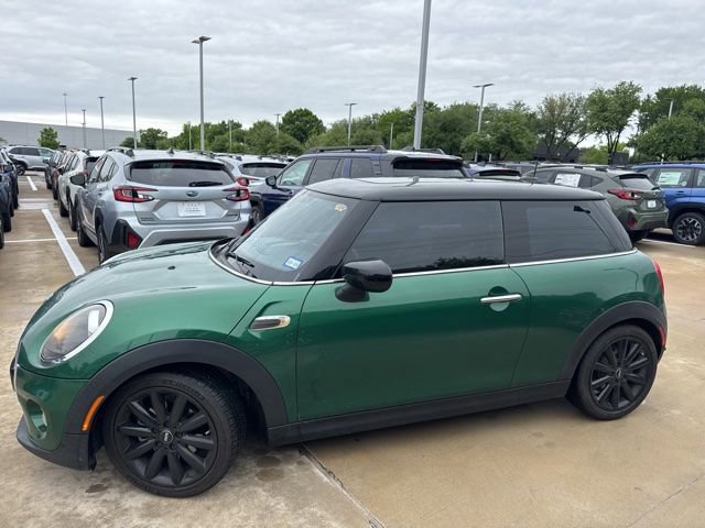 Used 2020 MINI Cooper 2-Door Hardtop image 5