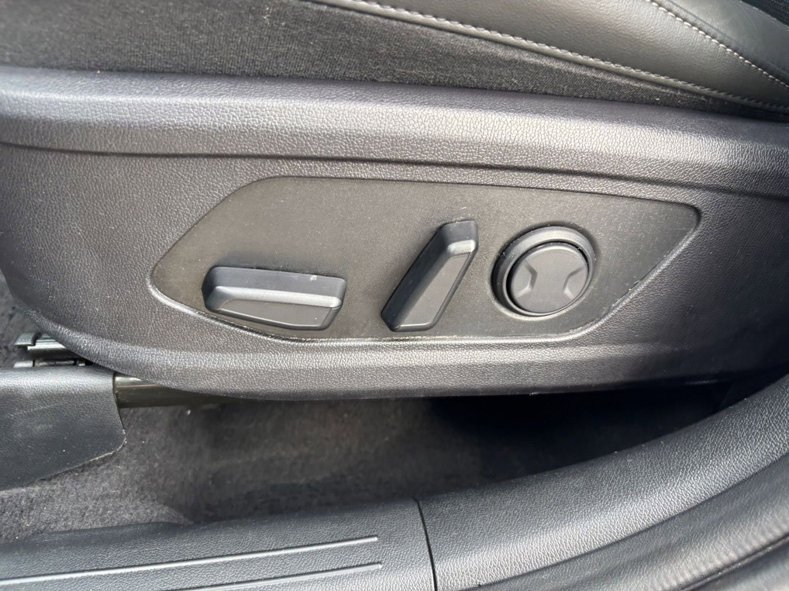 Used 2024 Kia Sorento S image 23