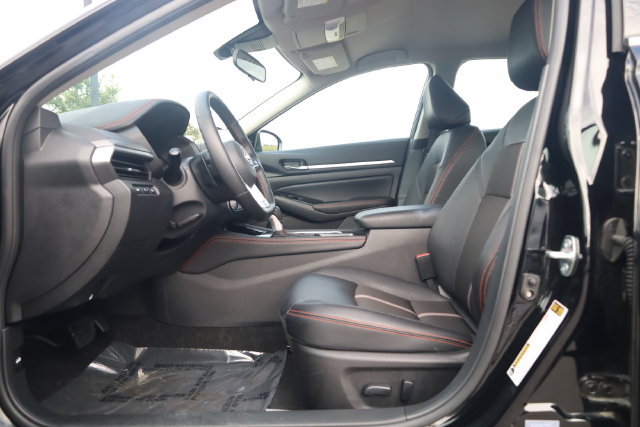 Certified 2025 Nissan Altima 2.5 SR AWD/4WD image 12
