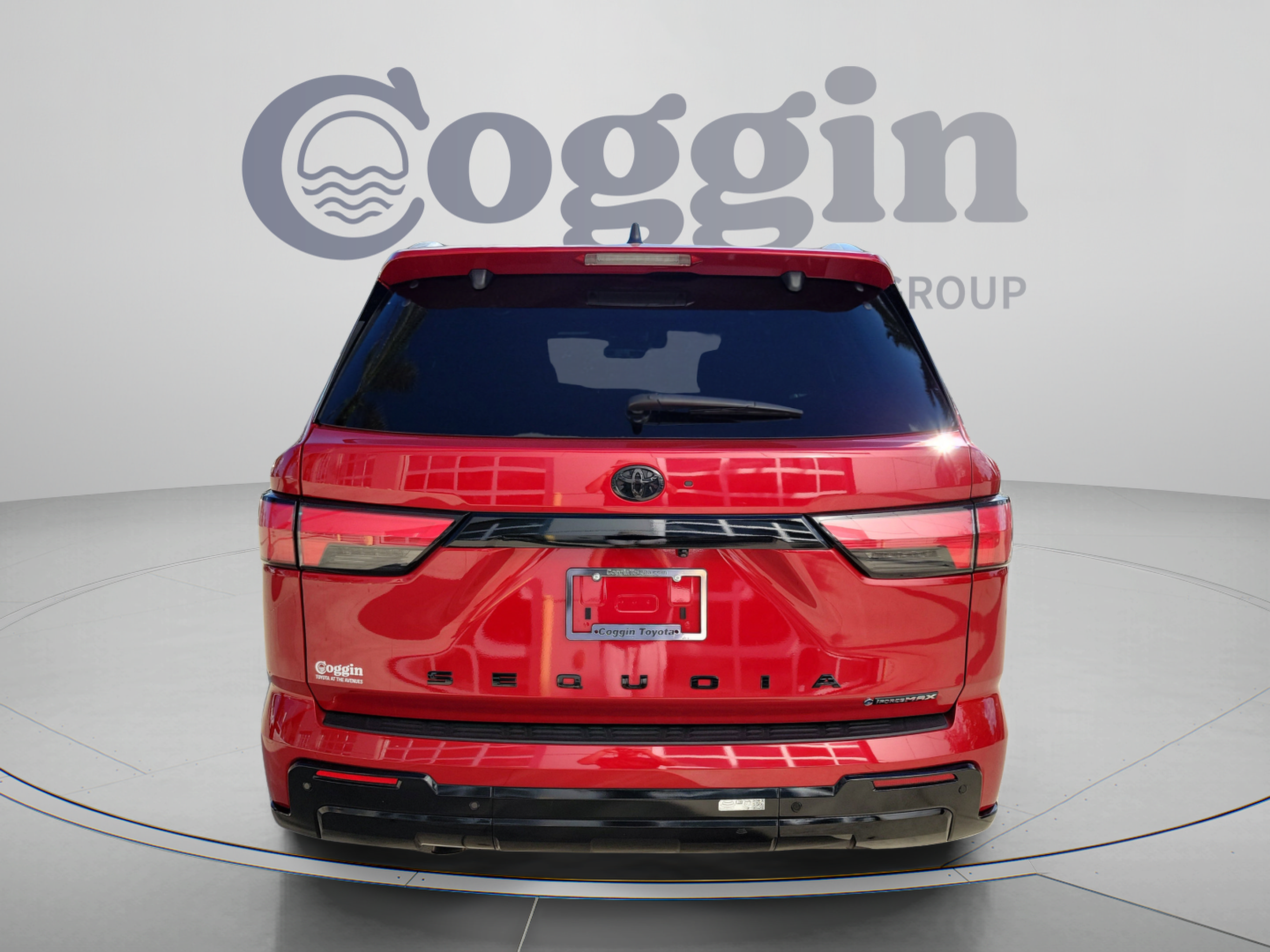 Certified 2025 Toyota Sequoia Platinum AWD/4WD image 3