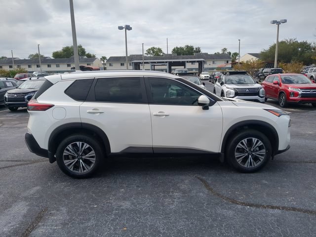Used 2023 Nissan Rogue SV w/ SV Premium B Package FWD image 5