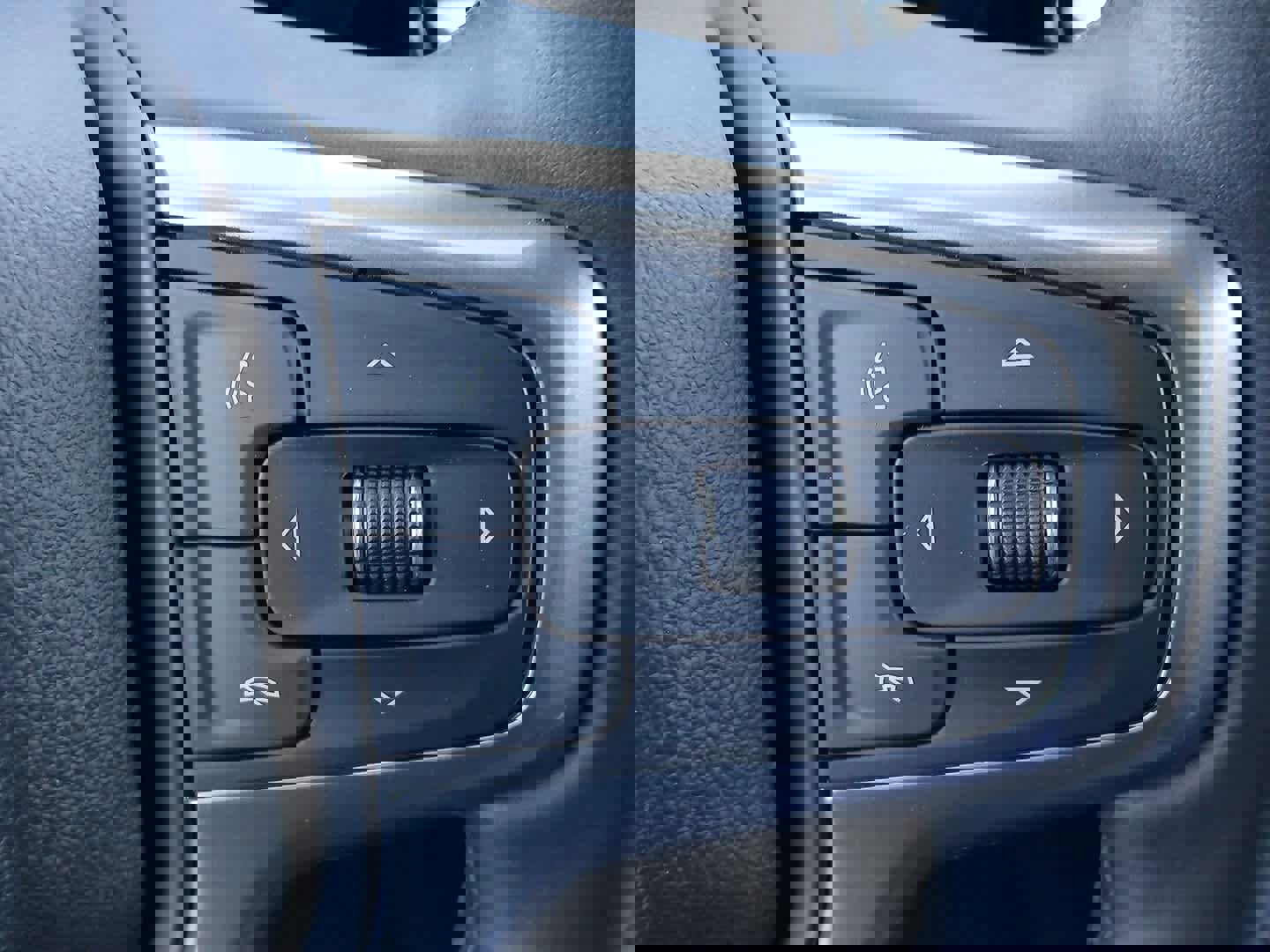 Used 2025 Chevrolet Silverado 3500 LTZ w/ LTZ Plus Package image 23