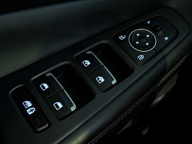 Used 2023 Hyundai Santa Fe SEL w/ Premium Package FWD image 24