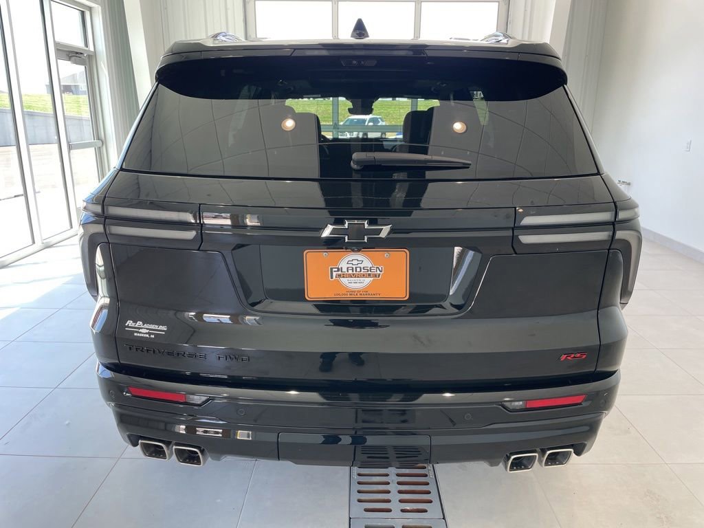 New 2026 Chevrolet Traverse RS w/ LPO, Floor Liner Package AWD/4WD image 3