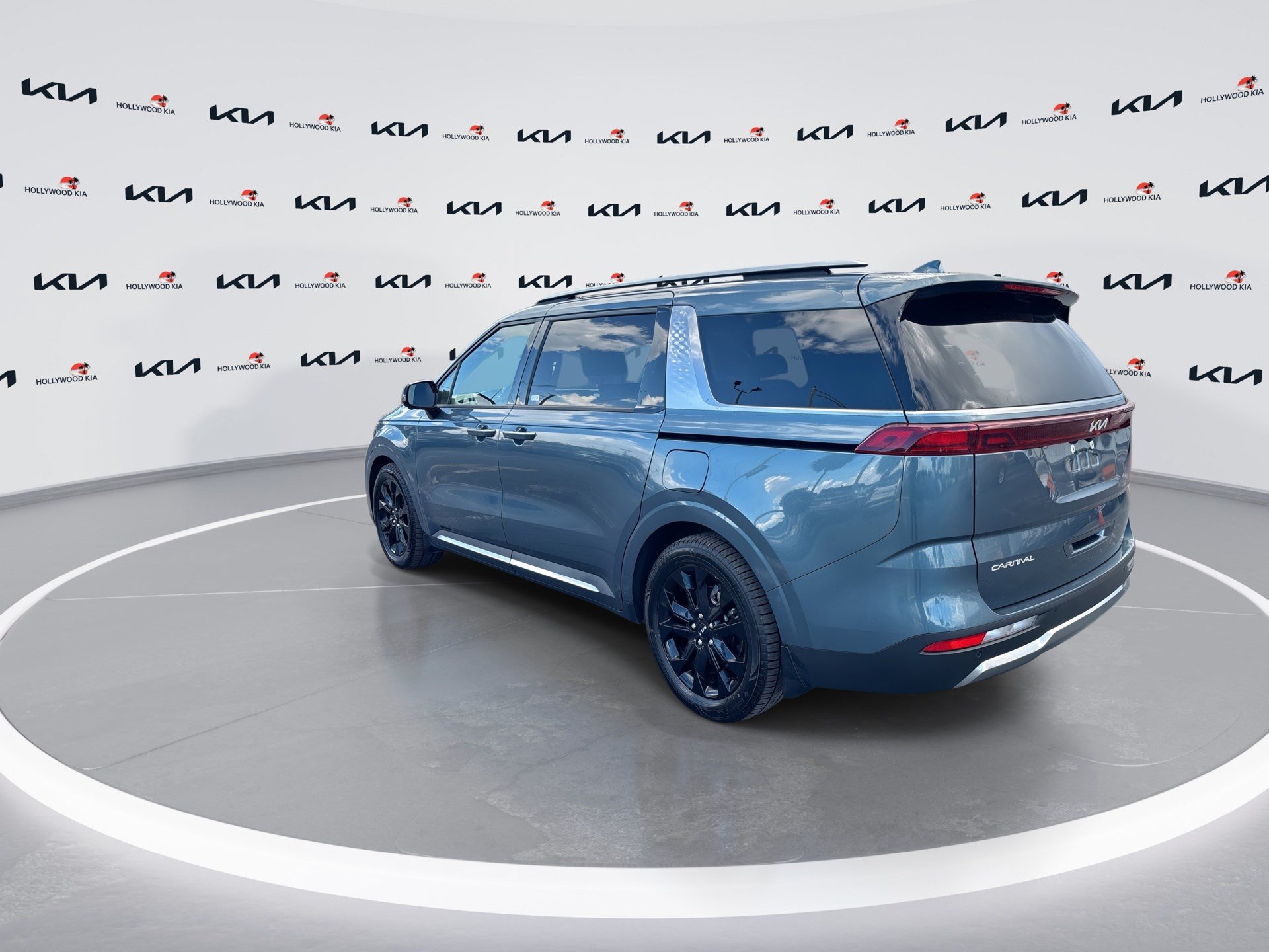 Used 2023 Kia Carnival SX FWD image 6