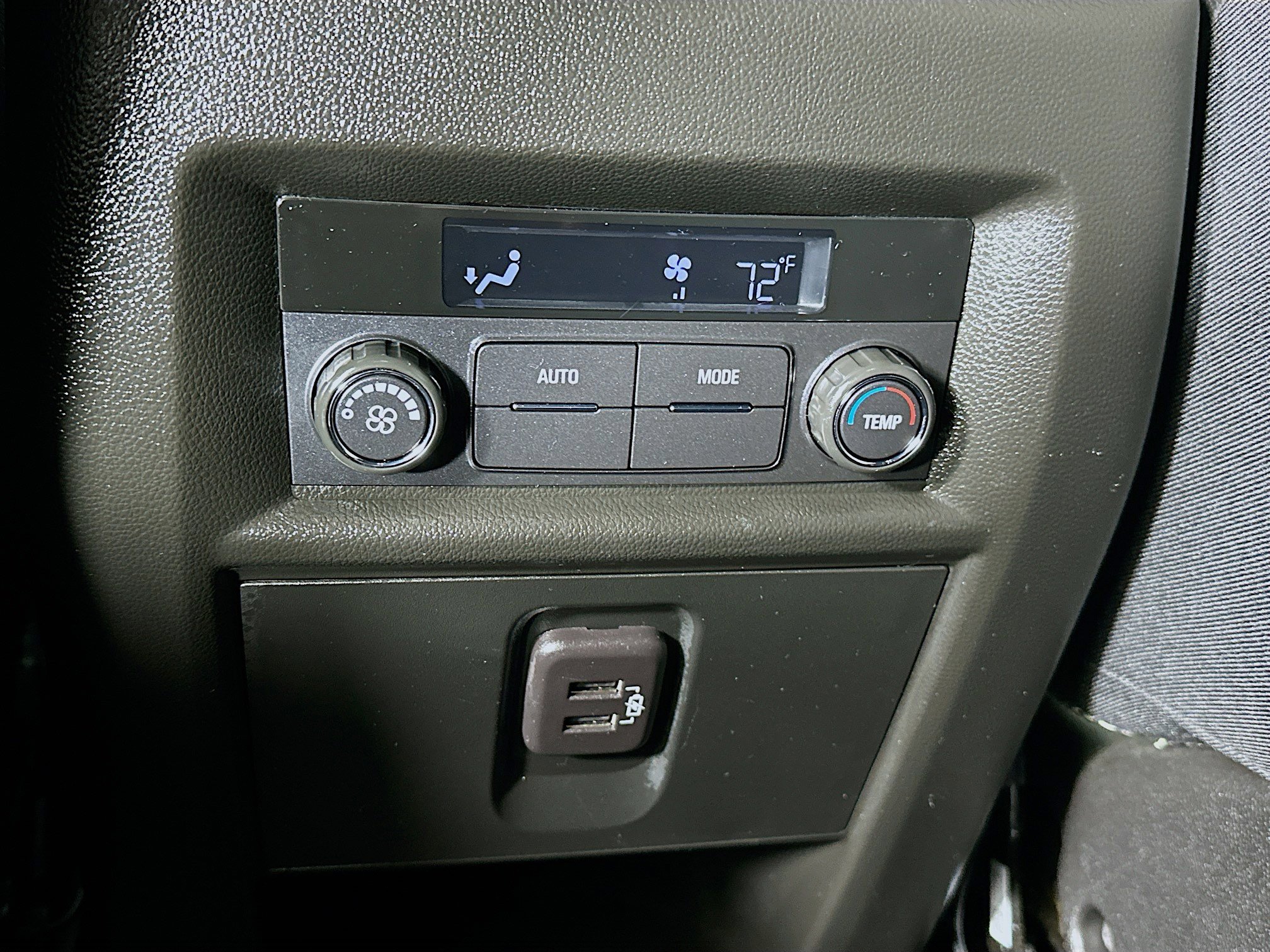 Used 2023 Chevrolet Traverse LT image 24