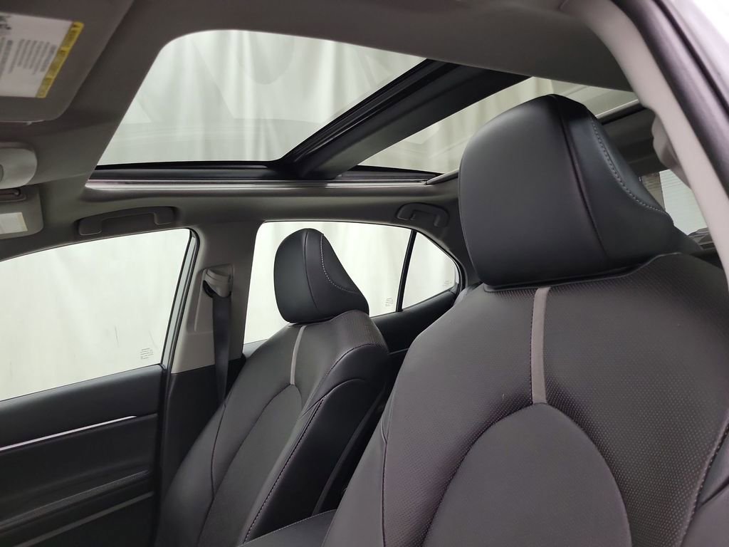 Used 2024 Toyota Camry XSE w/ Navigation Package image 9