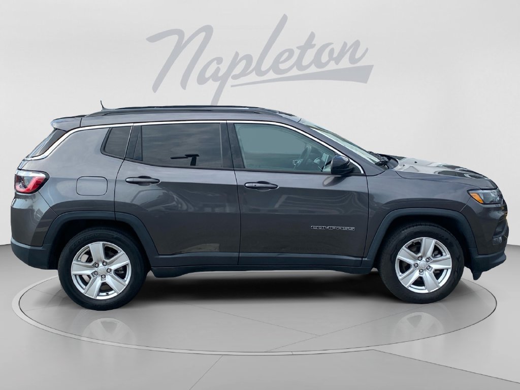 Used 2022 Jeep Compass Latitude w/ Sun and Sound Group FWD image 7