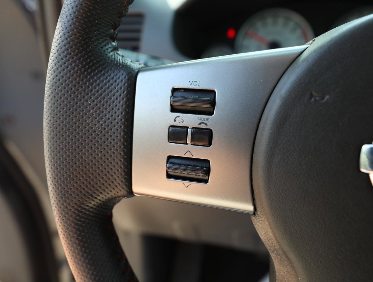 Used 2012 Nissan Frontier PRO-4X AWD/4WD image 19