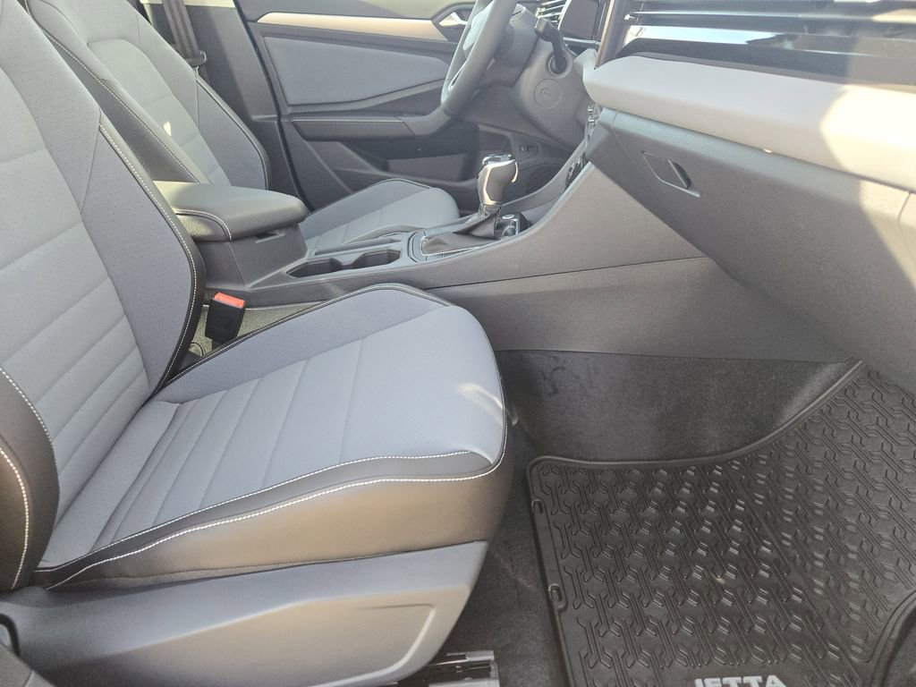 New 2026 Volkswagen Jetta SE image 11