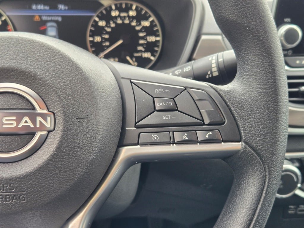 Used 2025 Nissan Altima 2.5 SV FWD image 29