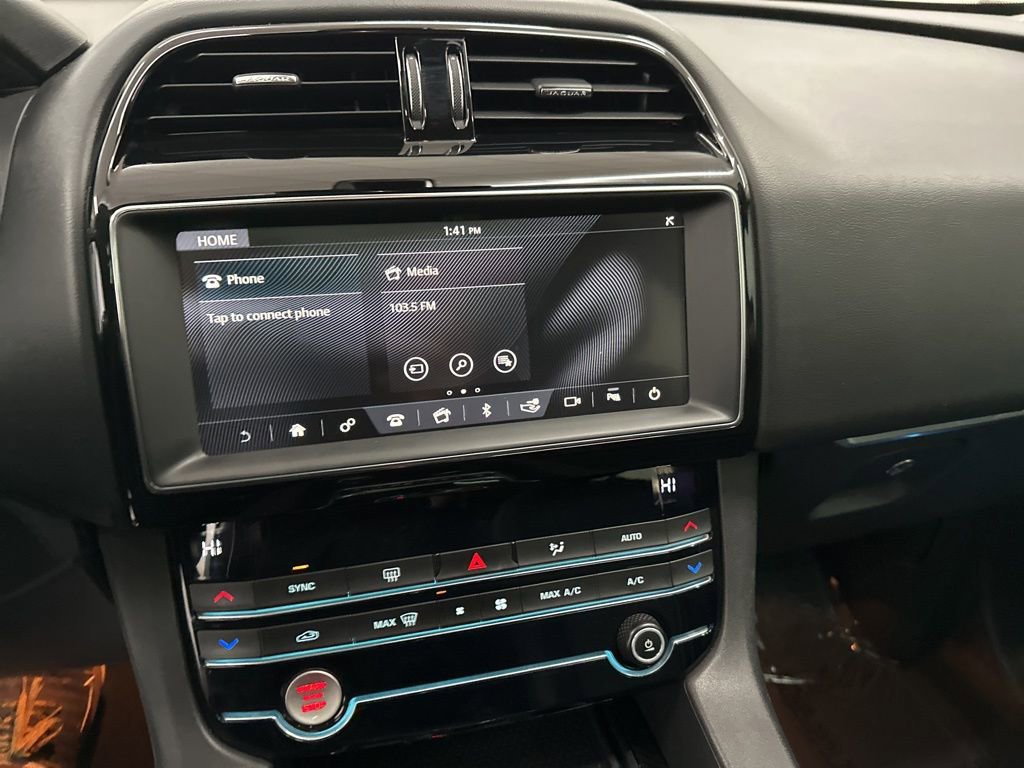 Used 2020 Jaguar F-PACE Premium image 13