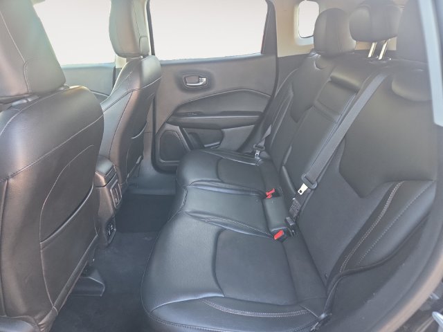 Used 2018 Jeep Compass Latitude w/ Popular Equipment Group AWD/4WD image 14