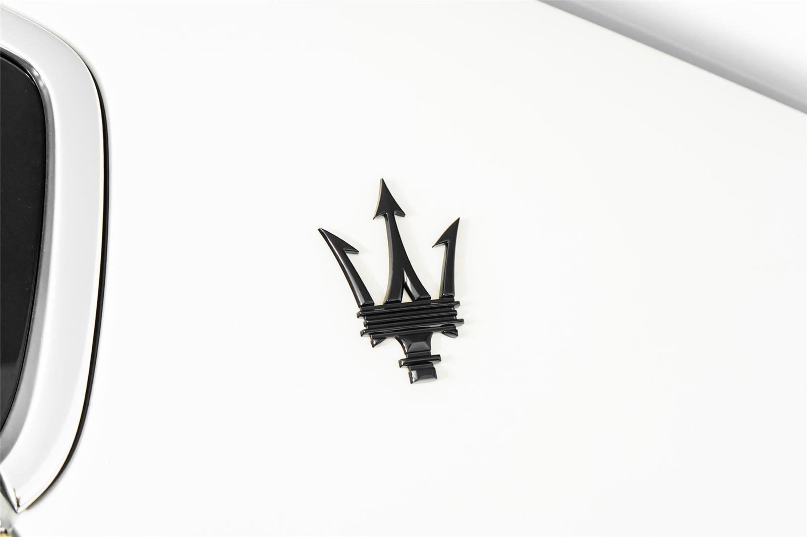 Used 2023 Maserati Ghibli Modena RWD image 30
