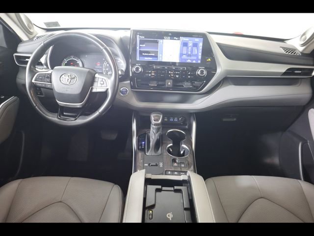 Used 2022 Toyota Highlander Platinum AWD/4WD image 16