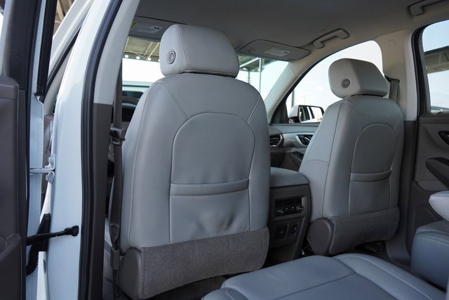 Used 2020 Chevrolet Traverse LT w/ LT Premium Package image 32
