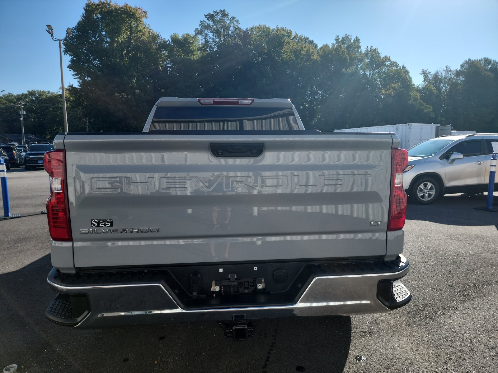 Used 2024 Chevrolet Silverado 1500 LT AWD/4WD image 4