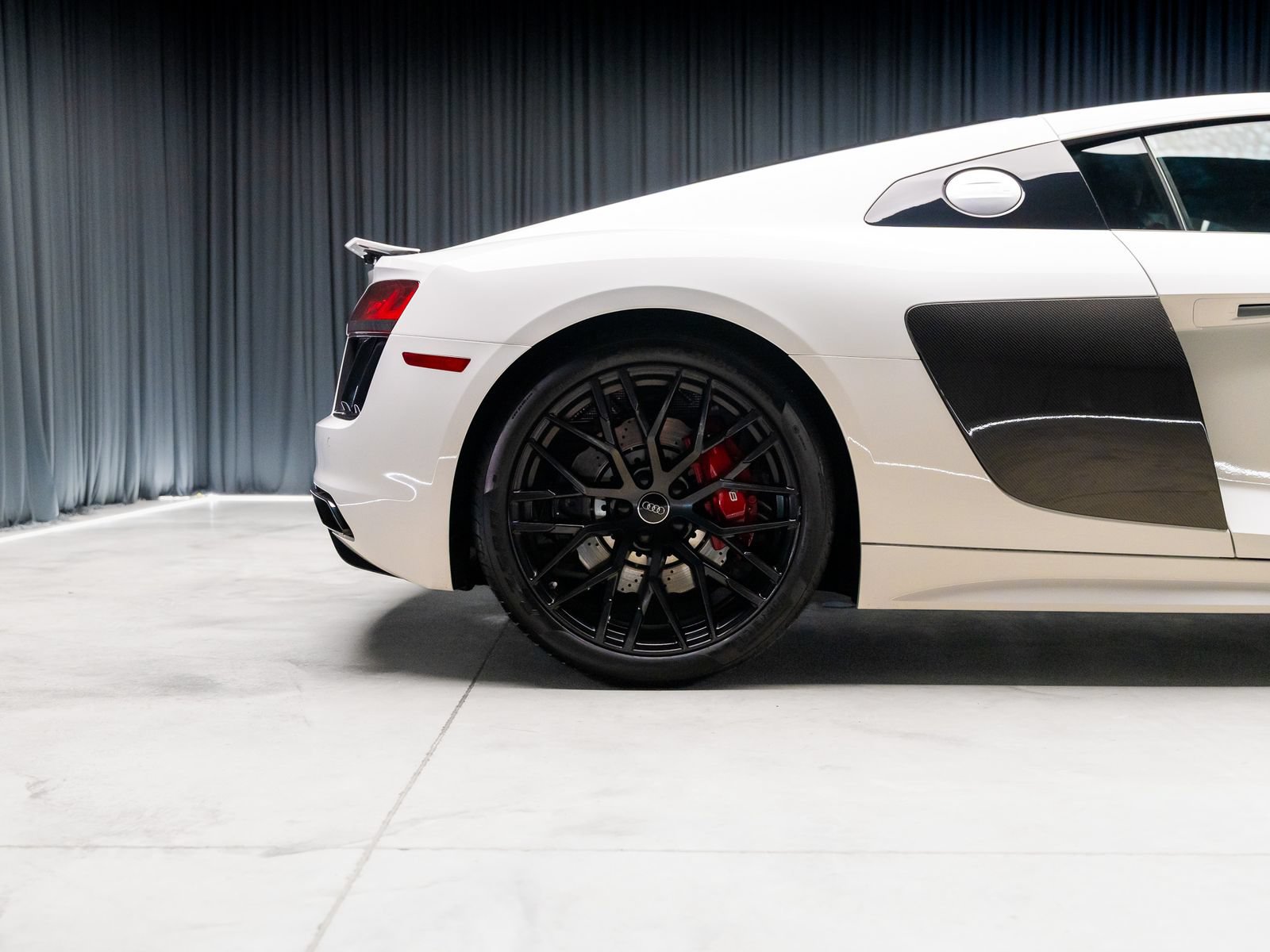 Used 2018 Audi R8 V10 w/ 20" Wheel Package RWD image 32