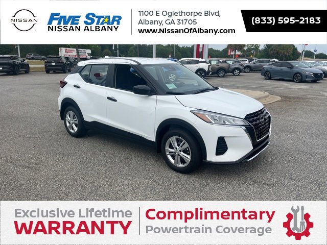 New 2025 Nissan Kicks Play S