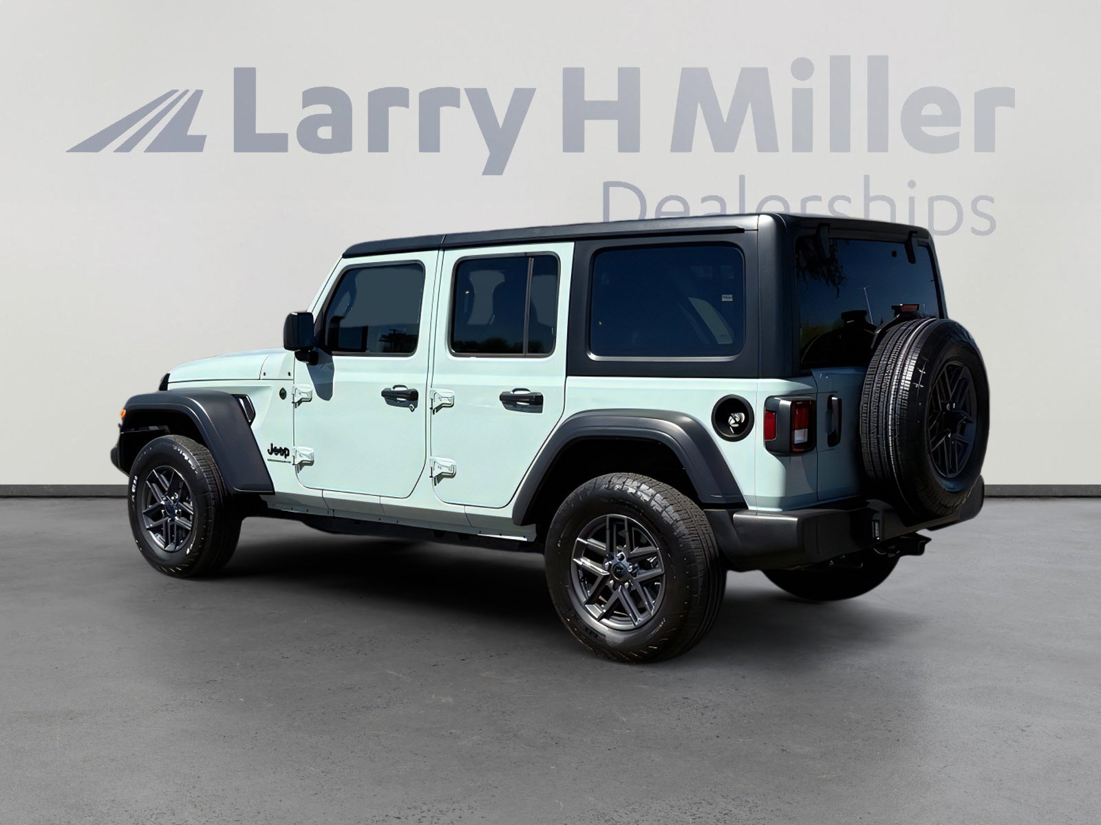 Used 2024 Jeep Wrangler Sport S image 3