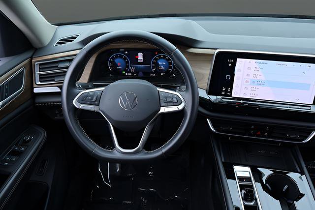 Certified 2025 Volkswagen Atlas SE FWD image 18