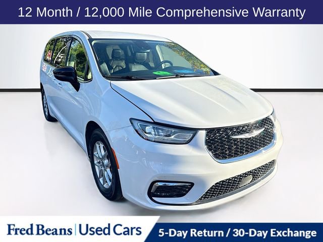 Used 2024 Chrysler Pacifica Touring-L