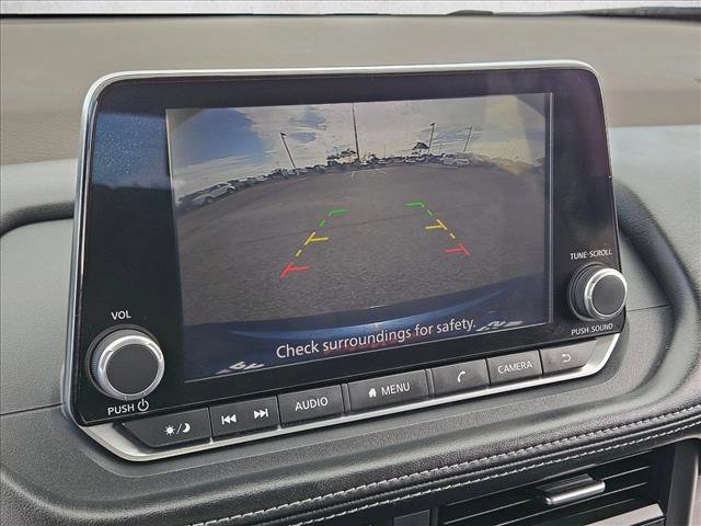 Used 2023 Nissan Rogue SV image 16