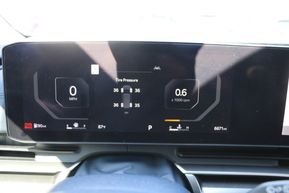 Used 2025 Kia Carnival SX Prestige FWD image 37