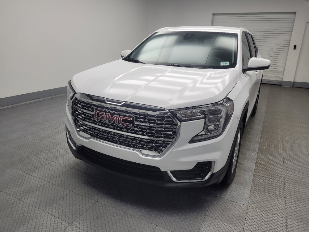 Used 2024 GMC Terrain SLE image 15